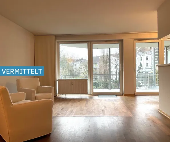 Großzügige 3 Zimmer Wohnung mit Terrasse und PKW Stellplatz in beliebter Lage von Oberkassel!