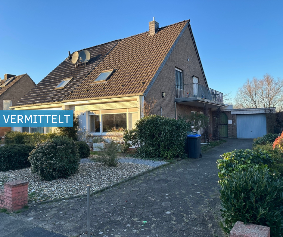 Einzelgarage mit Stellplatz in Meerbusch Lank-Latum sold