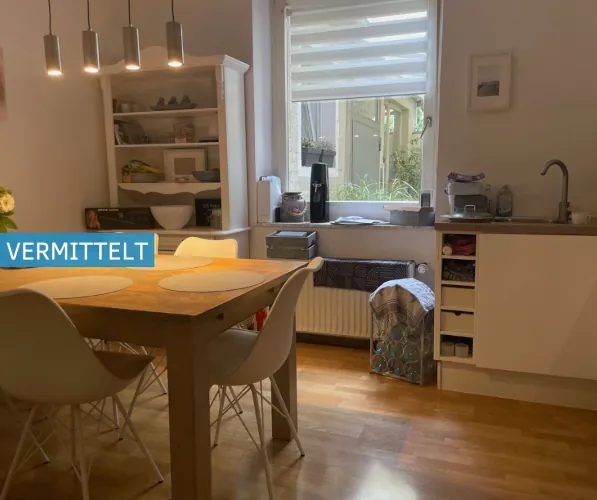 Großzügige 3-Zimmer Wohnung mit Garage und Innenhof in Düsseldorf