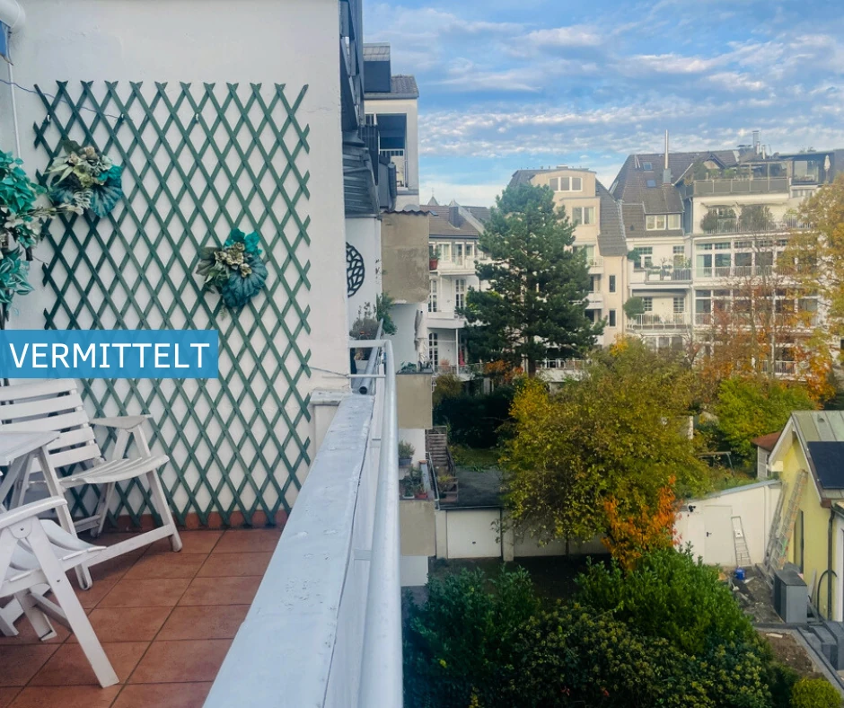 2,5 Zimmer Eigentumswohnung mit großem Balkon in bester Lage von Oberkassel
