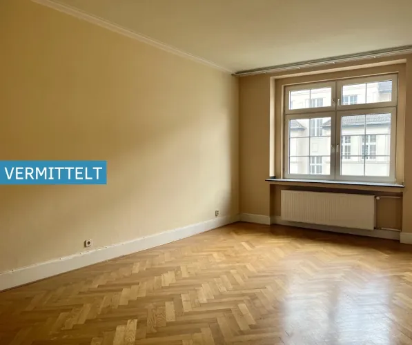 3-Zimmer-Altbauwohnung in Oberkassel: Raum für Ihre kreativen Ideen