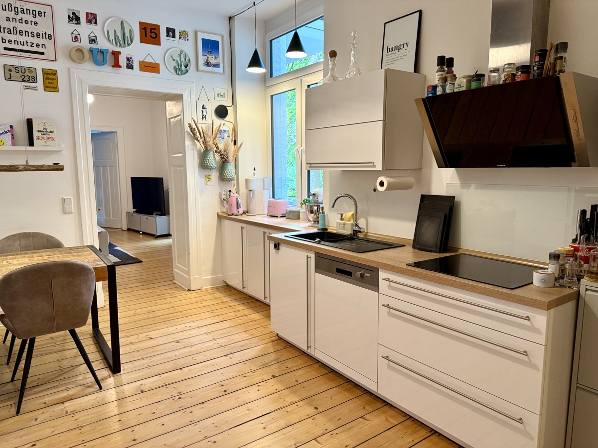 Privatsphäre pur: Moderne 3-Zimmer-DG-Wohnung, Terrasse, Top-Energiewerte und niedrige Nebenkosten