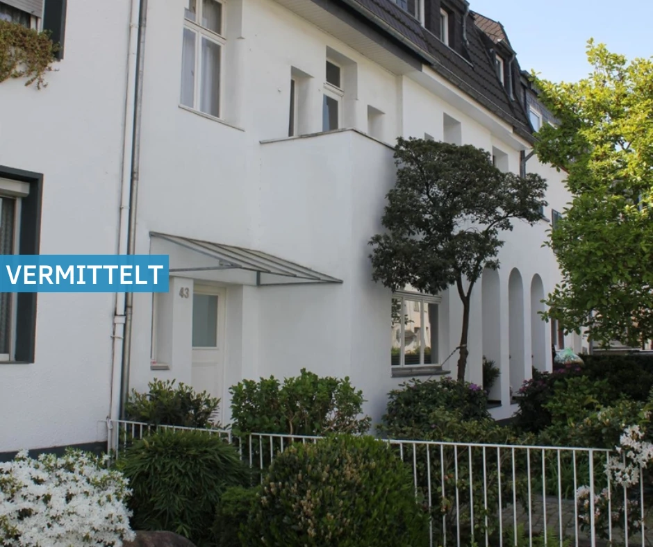 Ein charmantes & einzigartiges Altbau – Stadthaus in Düsseldorf-Rath
