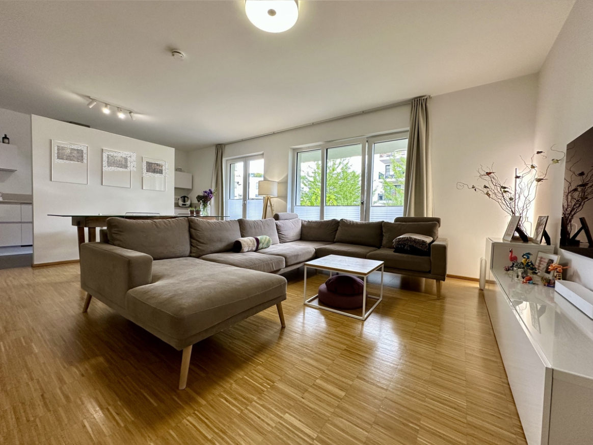 4 Zimmer-Wohnung mit sonnigem Balkon in Düsseldorf-Grafental
