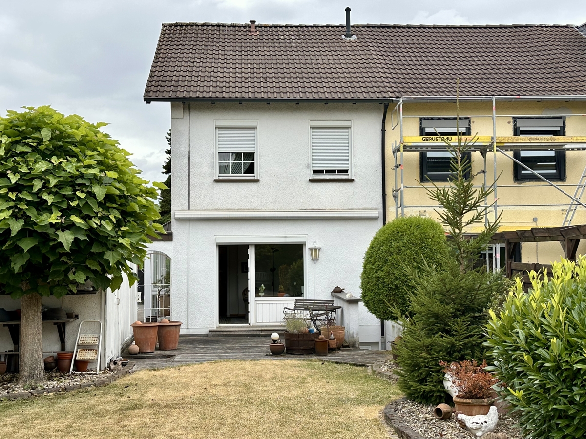 Charmantes Einfamilienhaus mit Garten, Gartenhaus und Garage in Meerbusch-Osterath
